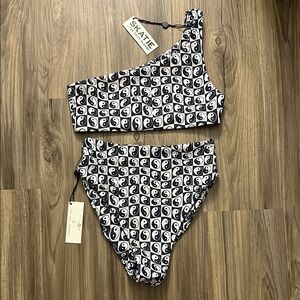 Skatie Yin-Yang One-Shoulder Bikini